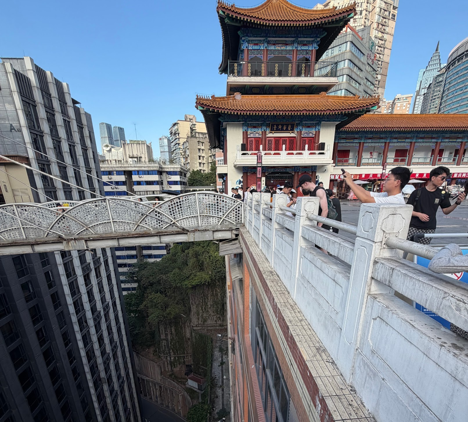 Chongqing — was wie die erste Etage aussieht, ist der zwanzigste Stock