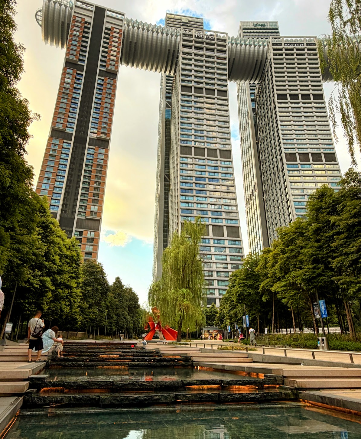 Raffles City Chongqing mit Ascott und Indigo Hotel