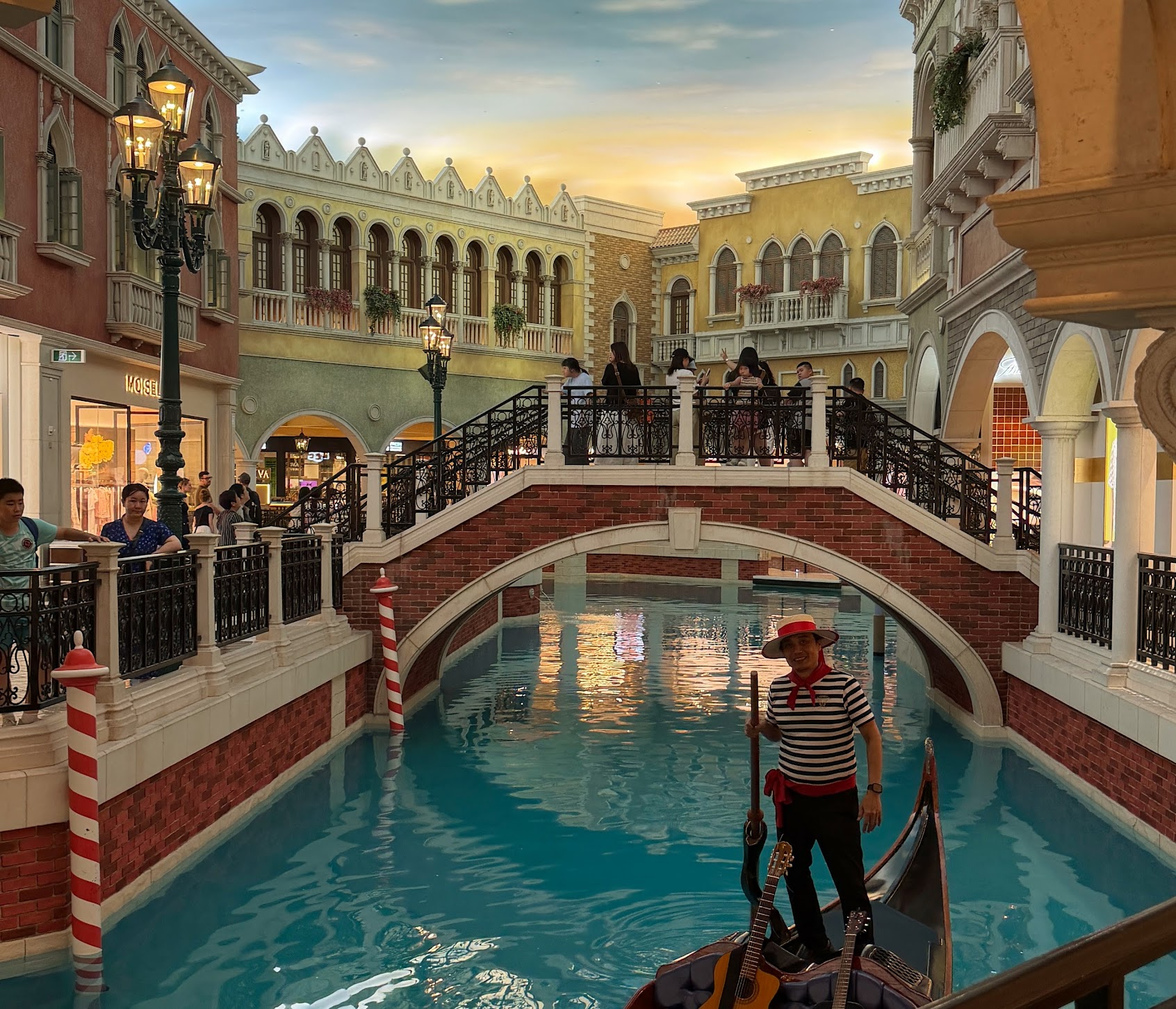 Das Venetian Macau — Venedig nachgebaut, mit echtem Gondoliere